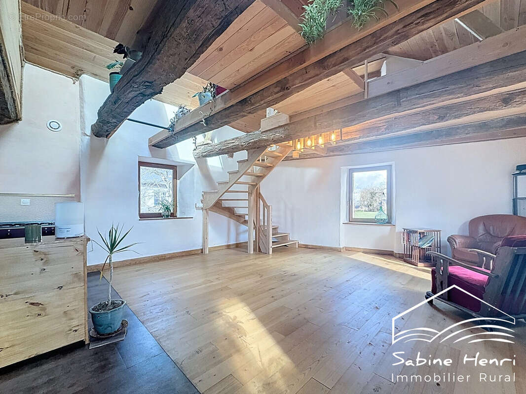 Maison à SAINT-JUST-SUR-VIAUR