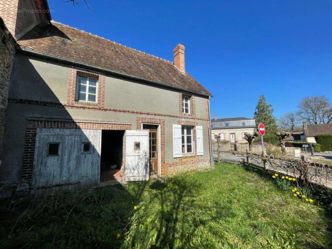 Maison à LA FERRIERE-AU-DOYEN