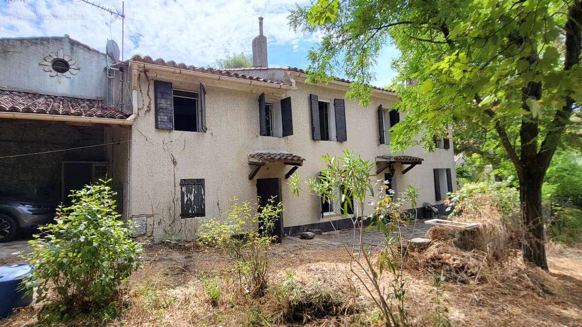 Maison à LE CASTELLET