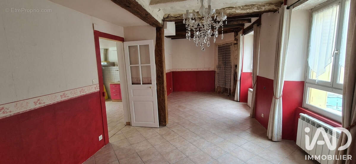Maison 172 m² à Saint-Christophe-Sur-Le-Nais  - photo 2