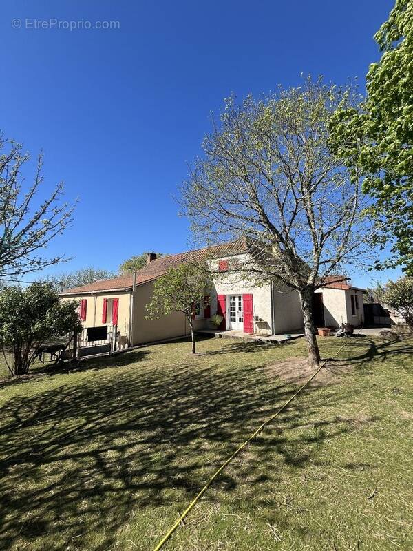 Maison à PLAZAC