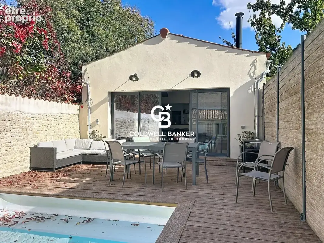 La Rochelle Hypercentre – Maison d'exception avec piscine, patio et garage - photo 10
