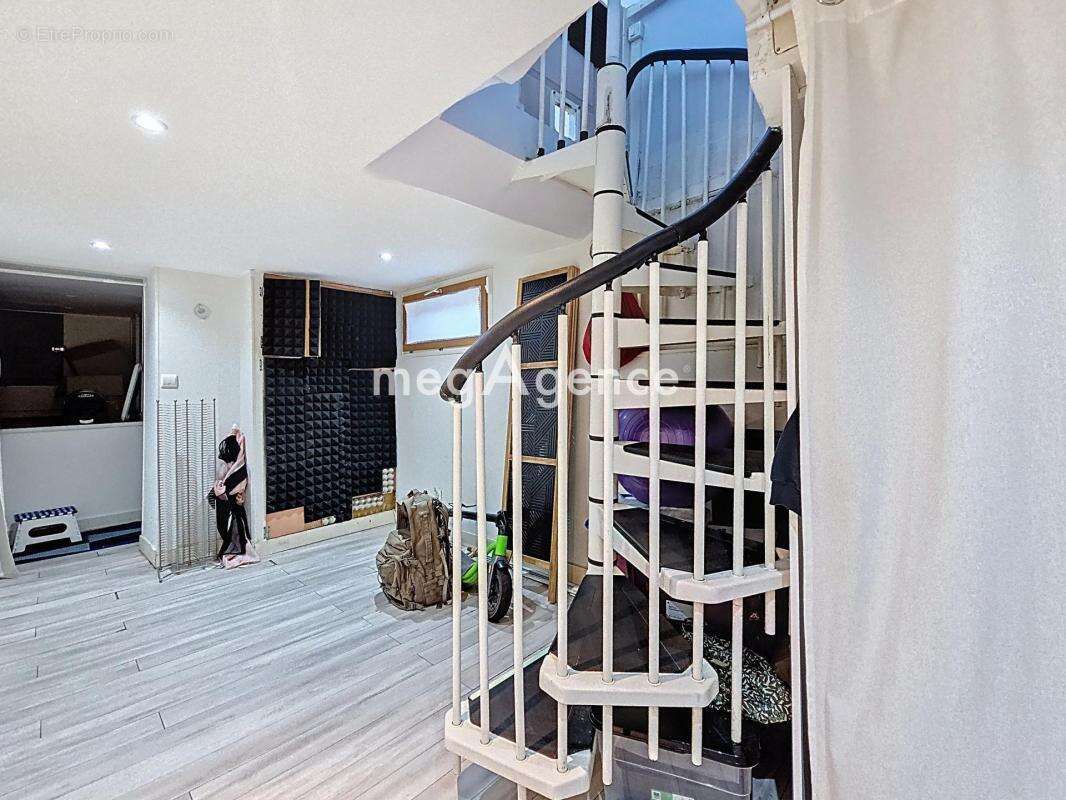 Maison à LES MUREAUX