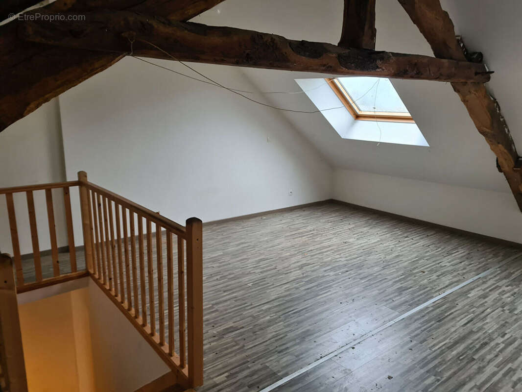 Maison à MENIL-HERMEI