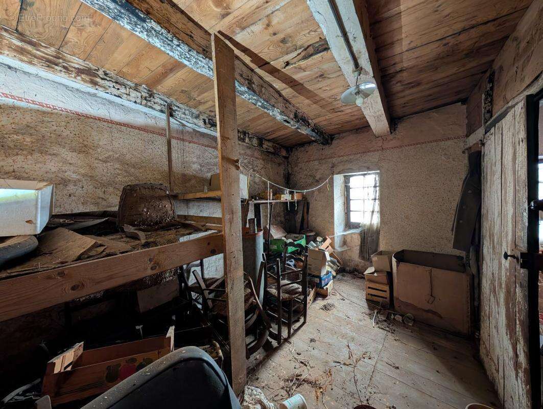 Maison à VILLECOMTAL