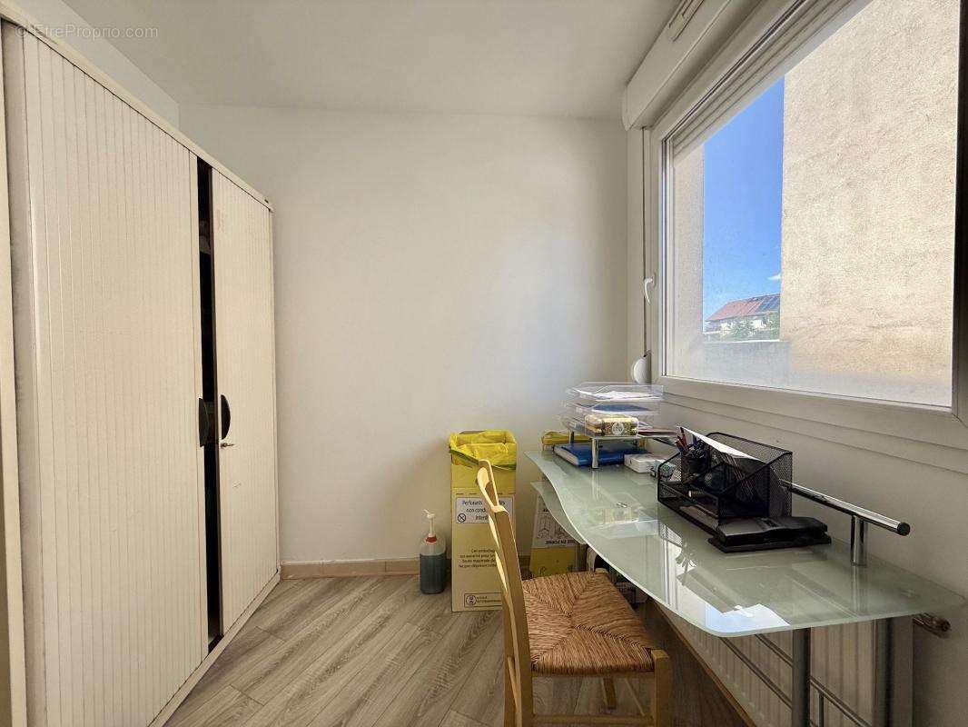 Dijon Bourroches – T4 en rez-de-jardin avec double potentiel : cabinet professionnel ou habitation - photo 16