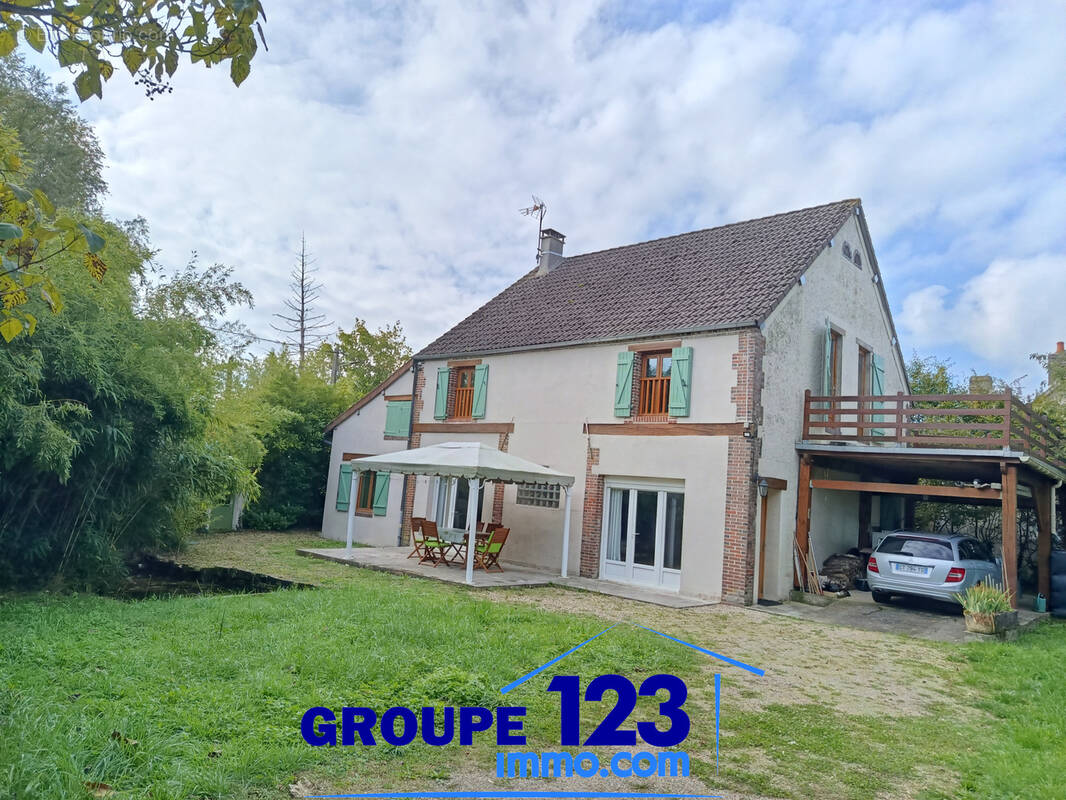 Maison à LA FERTE-LOUPIERE
