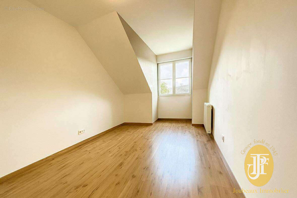 Appartement à FRENEUSE