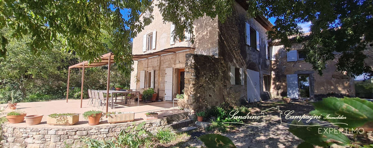 Maison à ROBION