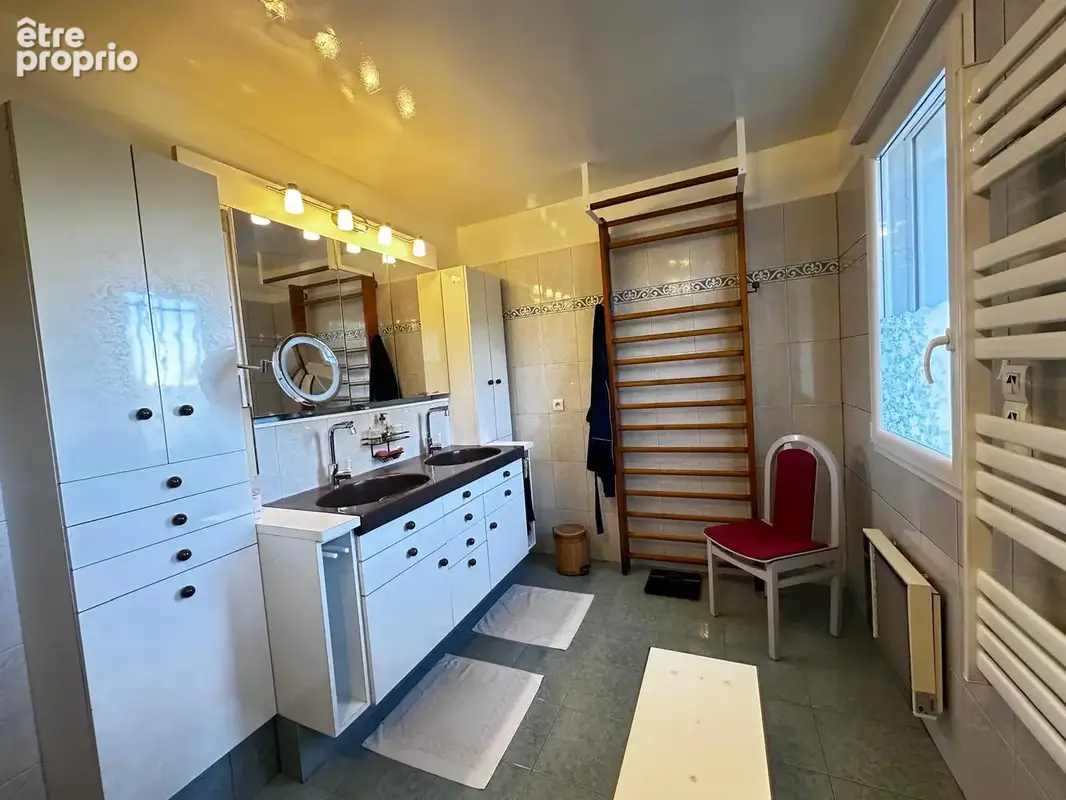 MANALEX IMMOBILIER - Maison familiale de 149 m2 sur 2 278 m2 de terrain arboré, avec sous-sol complet et pisci - photo 7