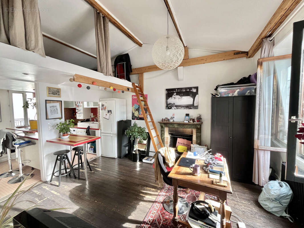 Appartement à PARIS-18E