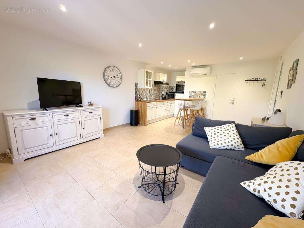 Appartement à BORMES-LES-MIMOSAS