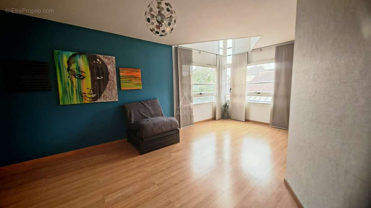 Appartement à EZANVILLE