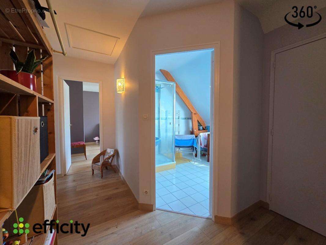 Maison à LA CHAPELLE-DES-FOUGERETZ