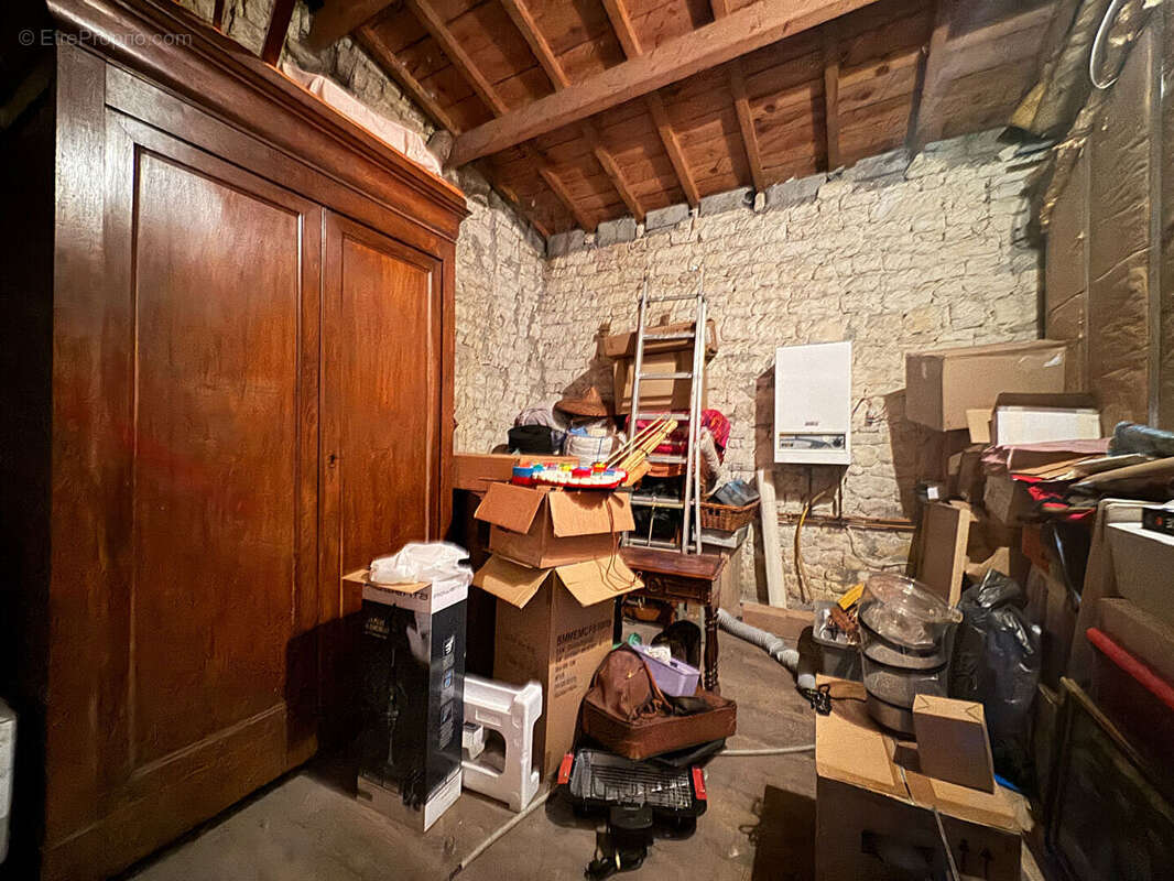 Maison à SURGERES
