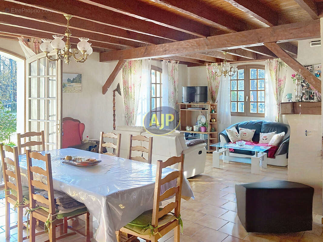 Maison à GRAYAN-ET-L'HOPITAL