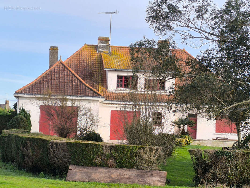 Maison à COMMEQUIERS