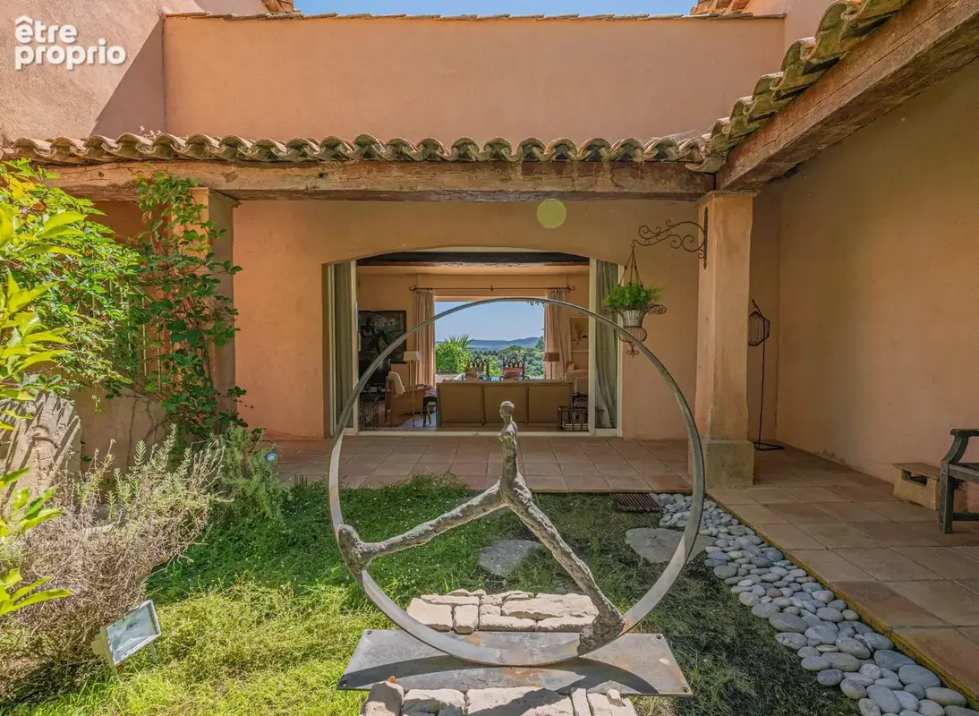 Grimaud – Villa coup de cœur entre terre et mer - photo 10