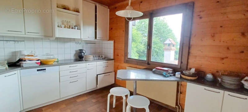 Maison 6 pièces avec piscine et terrain - photo 2