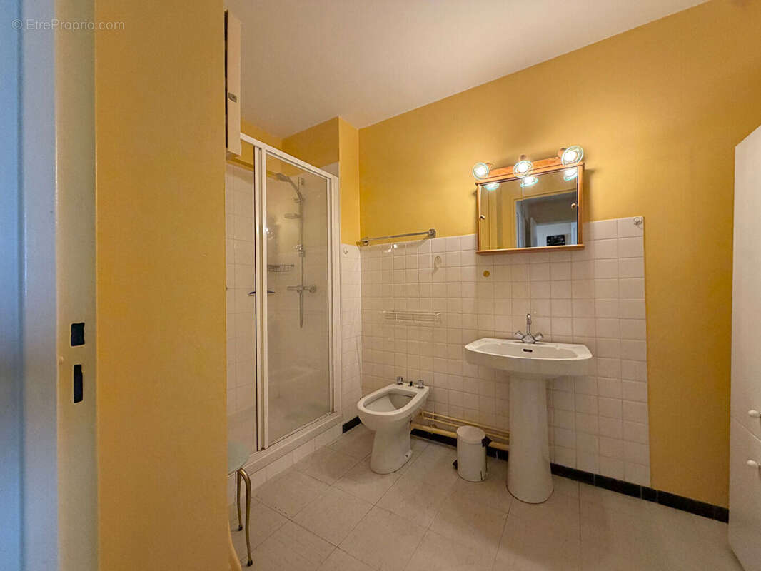 A VENDRE - Appartement Type 3 à RENNES (Secteur Bourg l'evêque) - photo 8