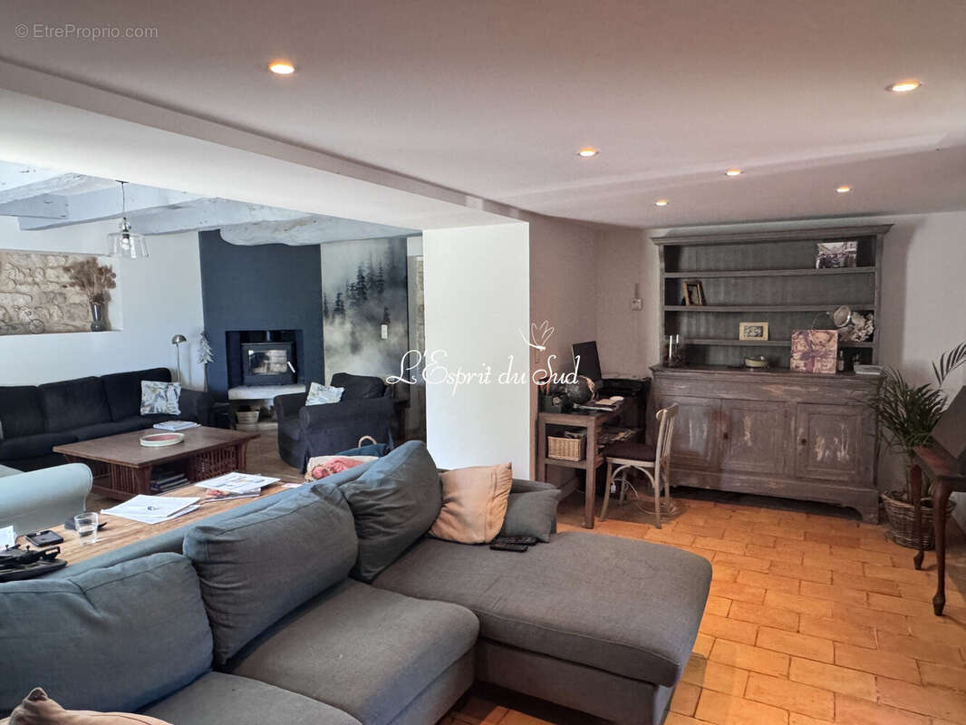Maison 172 m² à Cahuzac-Sur-Vere  - photo 4