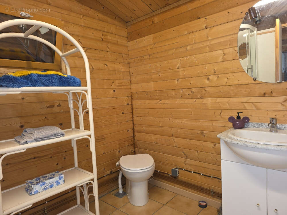 Terrain de loisirs à Longpré-Les-Corps-Saints avec chalets et plan d'eau privé ! - photo 9