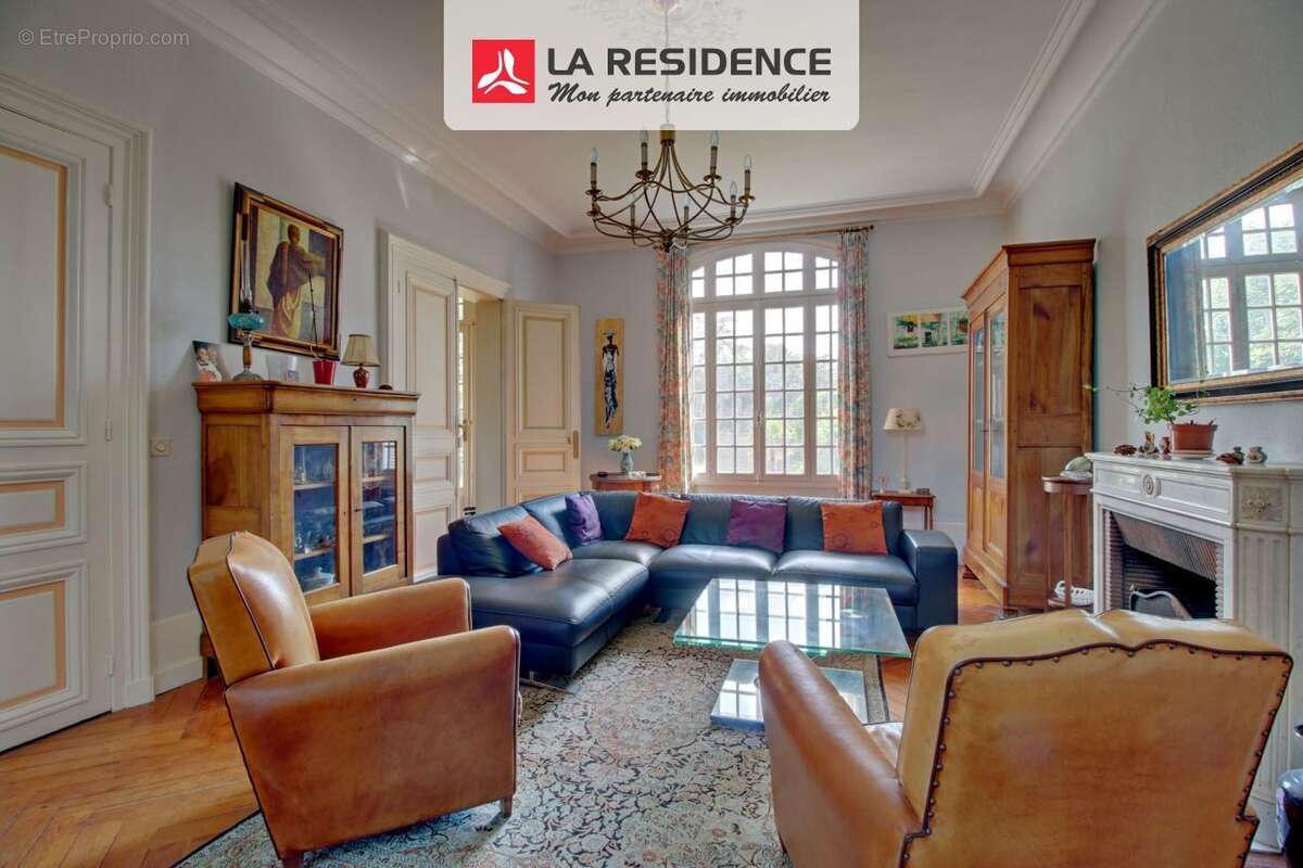 Maison à SAINT-ETIENNE-DU-ROUVRAY