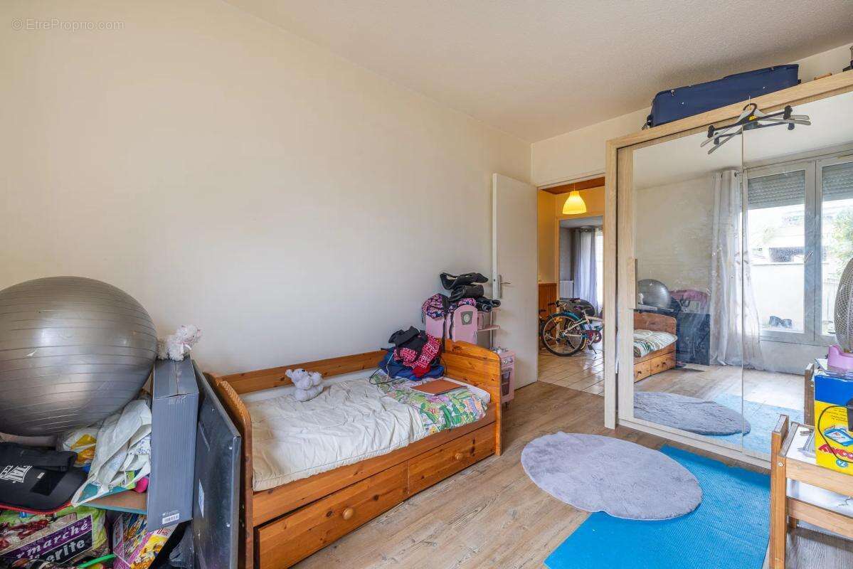 Appartement à SAVIGNY-LE-TEMPLE