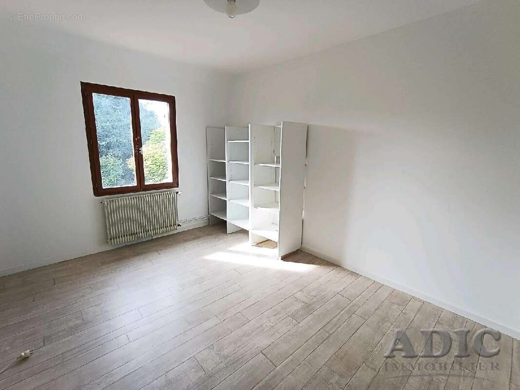 Maison à LE PLESSIS-BELLEVILLE