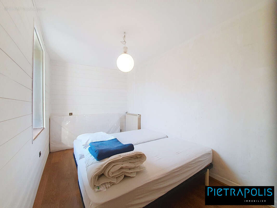 CHAMBRE - Maison à AUBERIVES-SUR-VAREZE