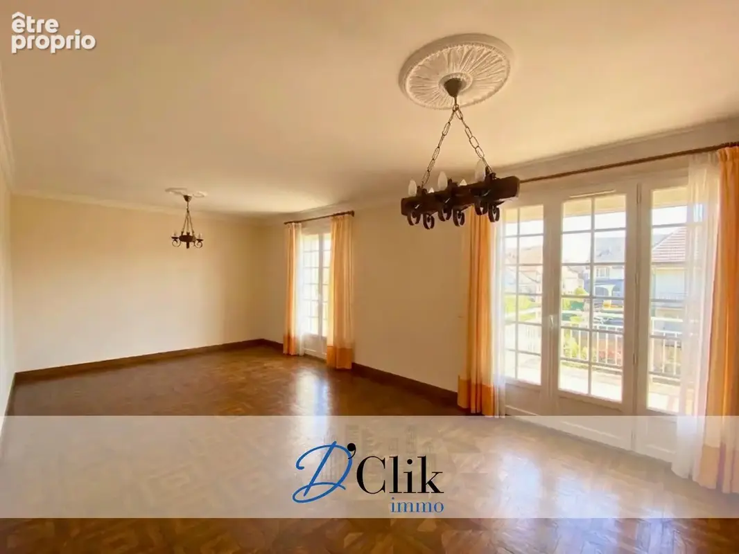 Photo Maison à Change au prix de 190 000€