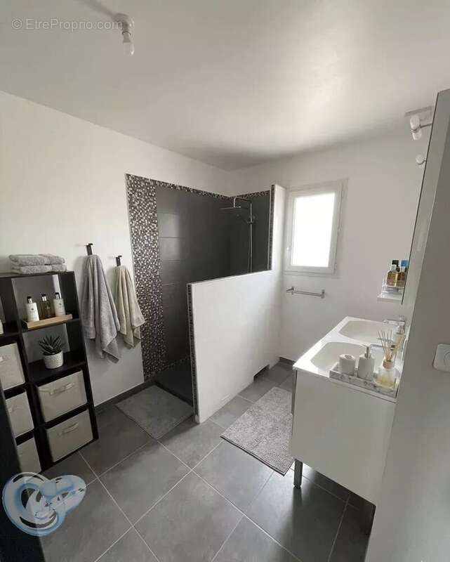 AUREL (84) - Grande maison récente de 170 m² avec 7 chambres sur 1600 m² de Terrain - - photo 10