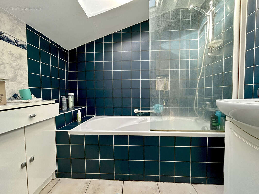 Longère LA FEUILLEE 6 pièce(s) 118 m² - photo 9