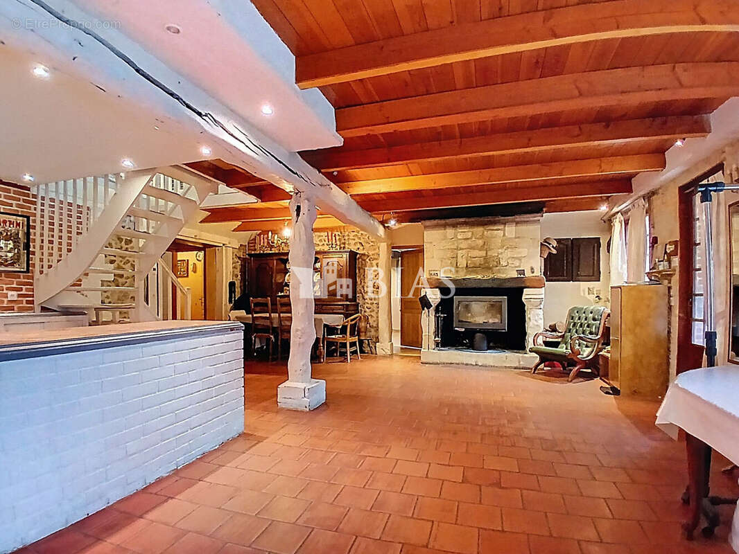 Maison à EQUEMAUVILLE