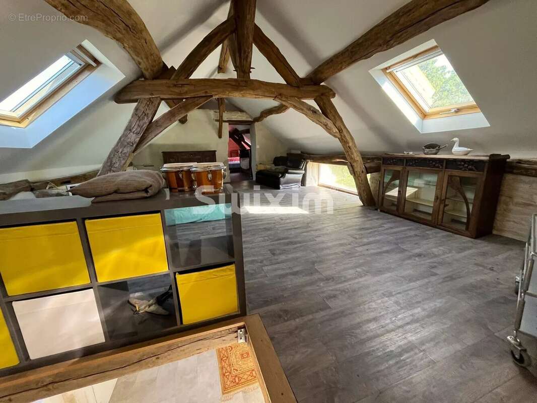 Maison à NOYERS