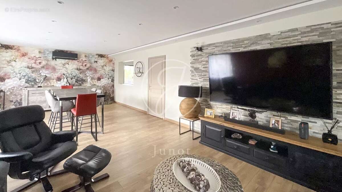 Maison à ENNETIERES-EN-WEPPES