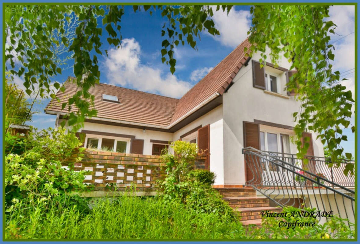 Maison traditionnelle 165 m² - 6 chambres - Sous-sol total 130 m² hauteur 2,42 m - Terrain 891 m² - photo 3