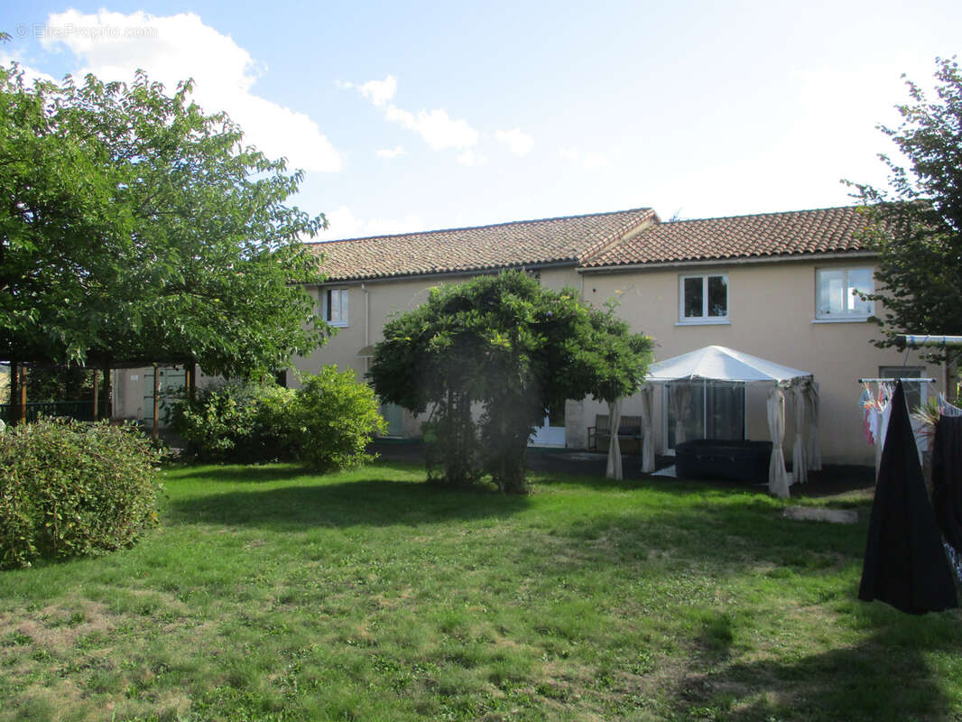 Maison à CEAUX-EN-COUHE