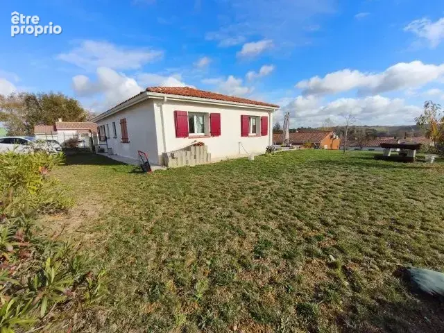 Maison T5 de 124 m2 avec garage et jardin clôturé - photo 2