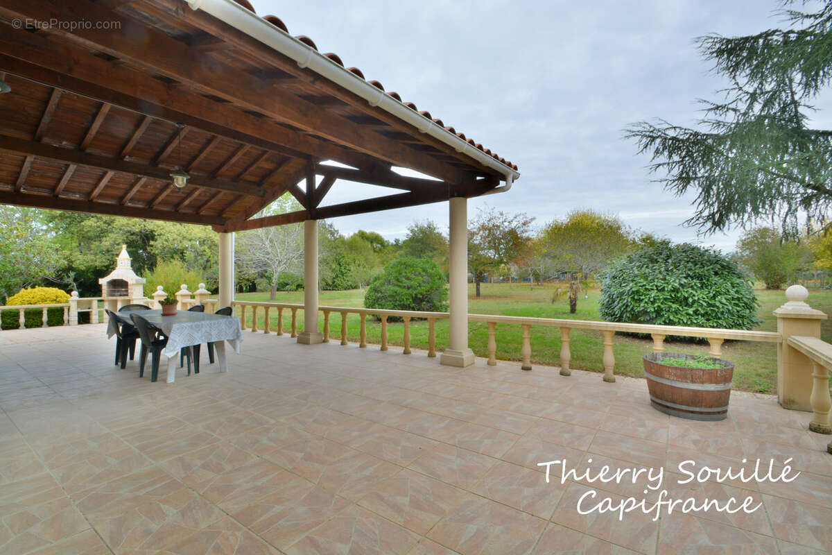 Maison, 5 pièces, 110m², grand parc + garage - photo 2