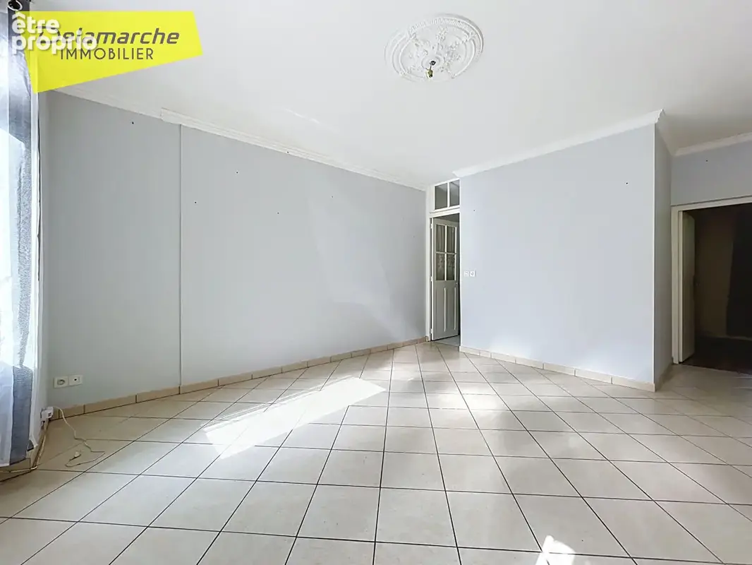 Appartement T2 avec terrasse à Saint-Hilaire-du-Harcouët (50600) - photo 2