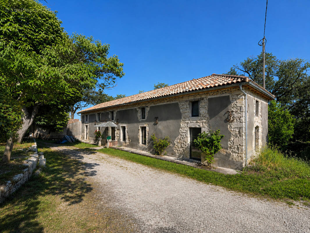 Maison à SAINT-BEAUZEIL