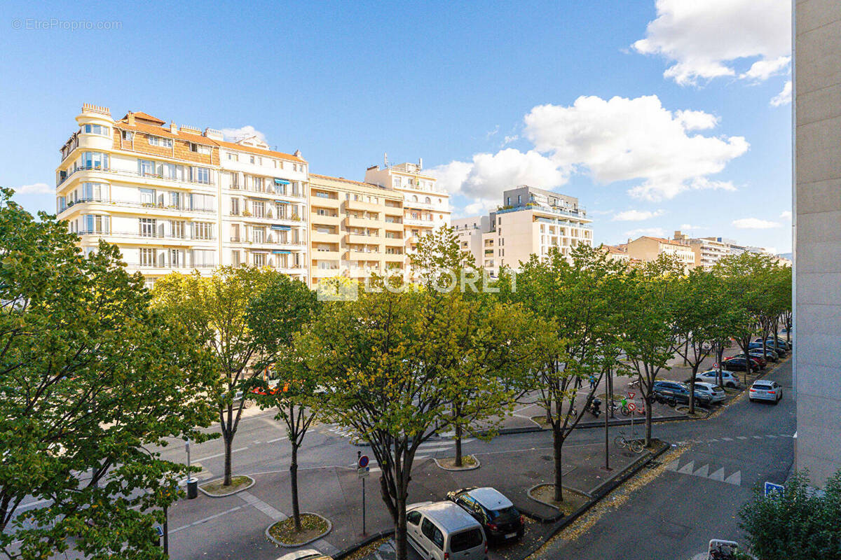 Appartement à MARSEILLE-8E