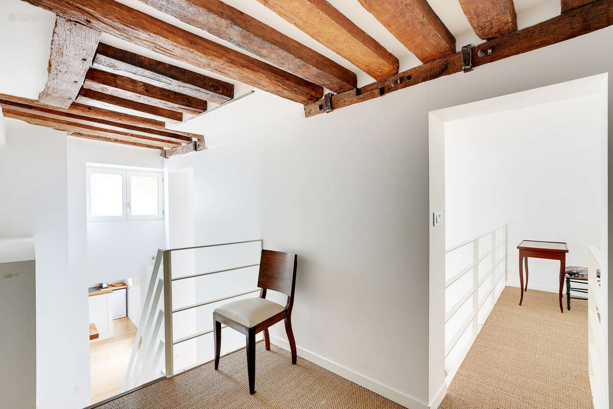 Appartement à PARIS-3E