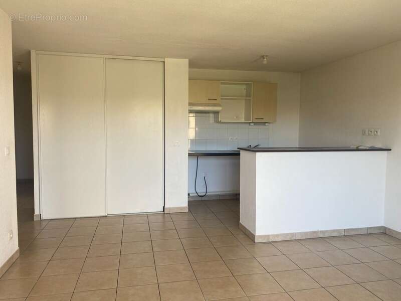 Appartement à SAINT-CAPRAIS-DE-BORDEAUX