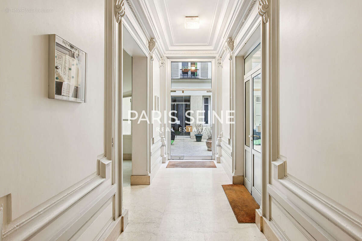 Appartement à PARIS-7E