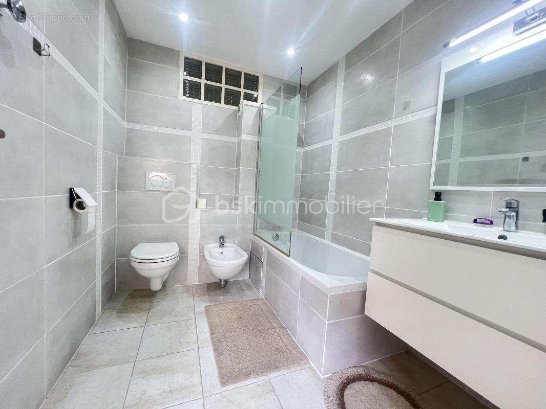 Maison de charme 77 m²/Sous-sol total/Garage Un beau potentiel à révéler - photo 12