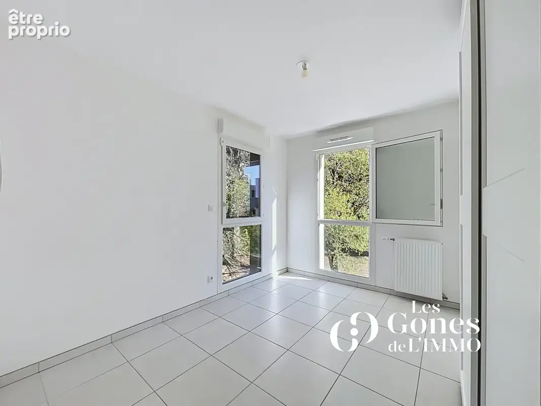 CRAPONNE   Un duplex familial de 102 m2 avec 3 chambres et deux terrasses - photo 3
