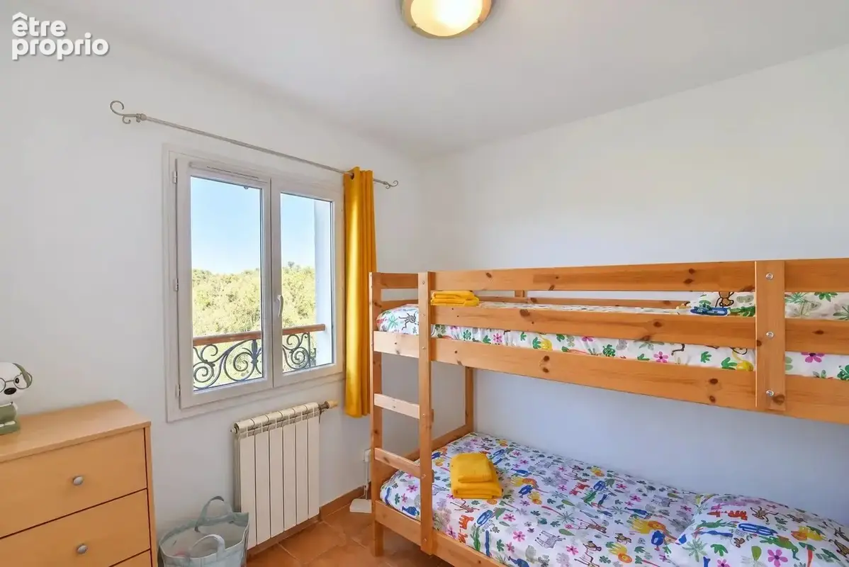 Saint-Paul-en-Forêt – Villa 140 m², 4 chambres, piscine chauffée et garage - photo 6