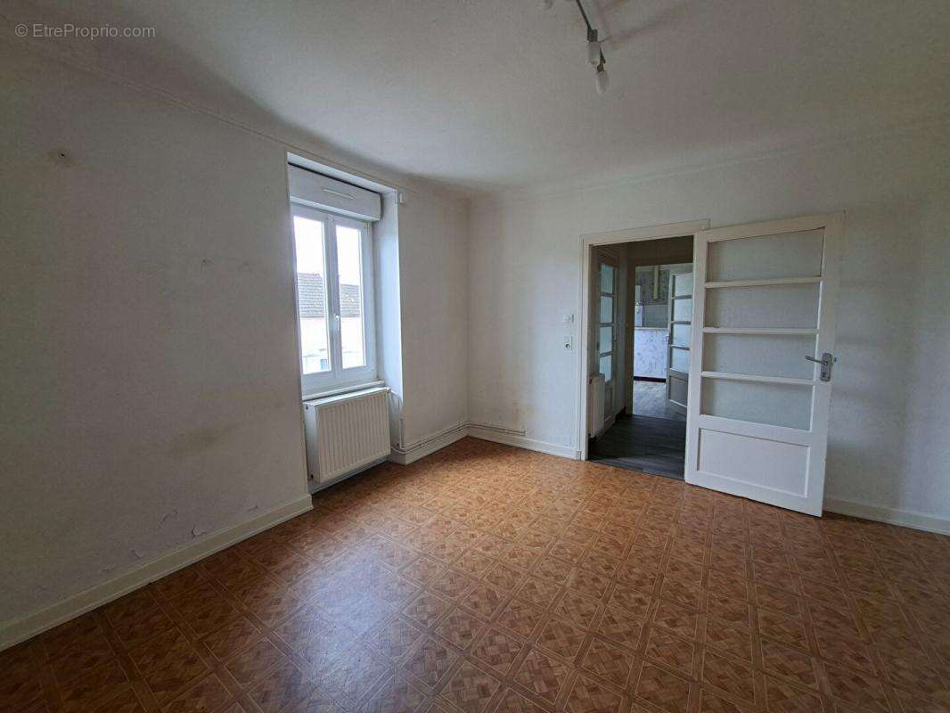Appartement à PERRECY-LES-FORGES
